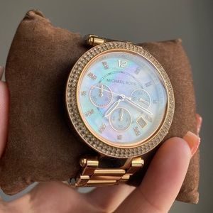 Pearl faced MK watch